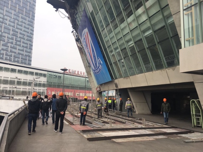 诺丁汉森林联赛上一轮客场3-1击败纽卡斯尔联，结束联赛七轮不胜的尴尬局面，信心也得以提升，球队目前在英超积分榜排名第十六，仅比降级区高出2分，形势还是相当严峻的。
